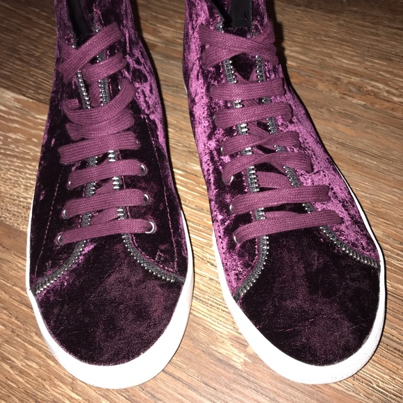 NEW Rebecca Minkoff Zaina Velvet Acai Sneakers - Picture 6 of 8